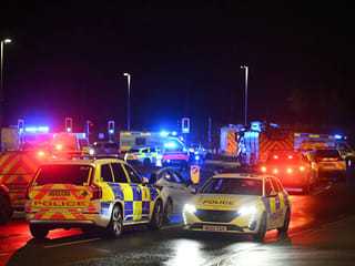 UK train stabbing wounds 10, two suspects arrested