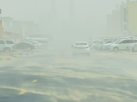 Motorists caught in sand storm in Sharjah 