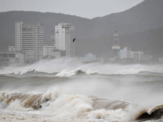 Typhoon Kalmaegi hits Vietnam after killing 140 in Philippines