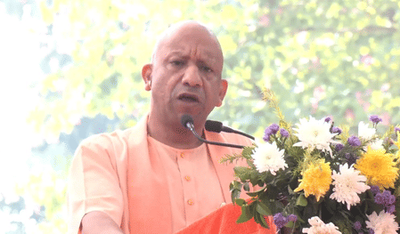 The Chief Minister also mentioned that from 1896 to 1922, Vande Mataram was sung at every Congress session, but in 1923, when Mohammad Ali Jauhar became the Congress president, he walked out as soon as the song began and refused to participate.