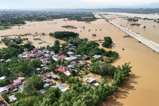 Typhoon Fung-wong: Dam bursts, towns underwater in the Philippines