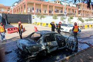 Pakistan blast: 12 killed as suicide bomber targets Islamabad court