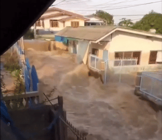 Severe flooding hits Thailand's central region, flash flood affects Bangkok roads 