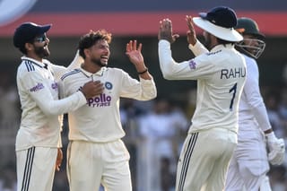 Kuldeep Yadav's 3-48 restricts South Africa to 247-6 on 1st day of 2nd Test against India