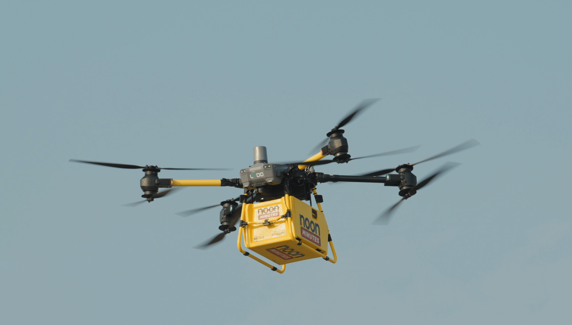 The demonstration showcased the future of last-mile logistics and marked a major step toward making autonomous delivery a standard in the UAE.
