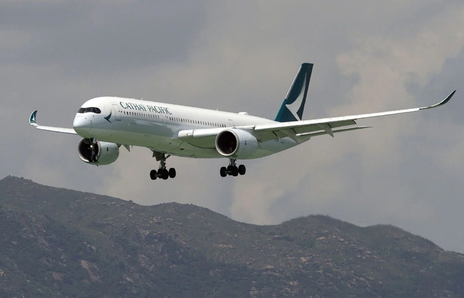 Immediately after the incident, Cathay Pacific took the aicraft out of service: the aircraft remained on the ground for several days while engineers carried out a structural inspection and necessary tail repairs. Photo for illustrative purposes only.
