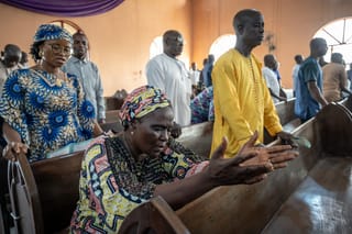Gunmen kidnap 163 worshippers from two Nigerian churches: clergy