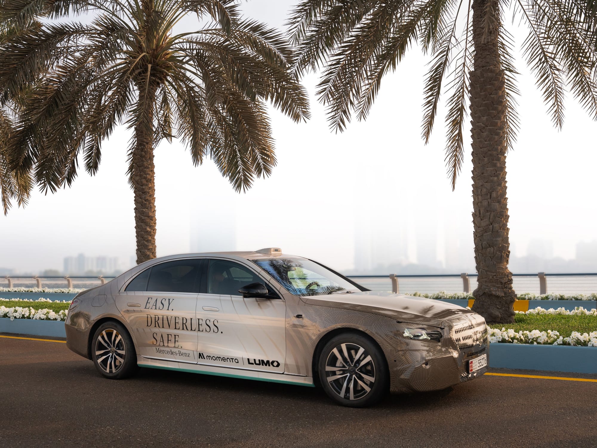Mercedes-Benz and Momenta team up with local mobility provider Lumo for S Class robotaxi offering.