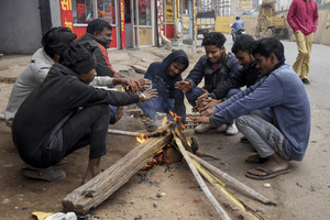 Large parts of India continued to reel under severe winter conditions on Sunday, 