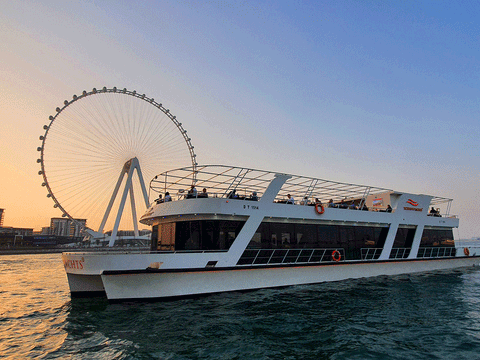 Flying to Dubai with Emirates? Get a free dinner cruise and museum entry
