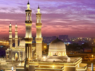 Supermoon skies, mosques and landscapes: UAE through reader lenses
