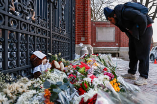 Hunt for US college mass shooter drags into fifth day