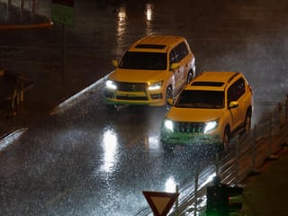 Heavy rain and thunderstorms sweep across UAE, prompting safety alerts