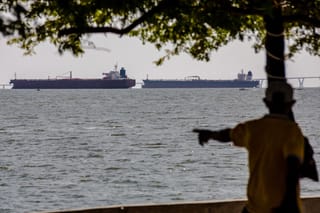 US-Venezuela tensions are skyrocketing: So why is oil so cheap?