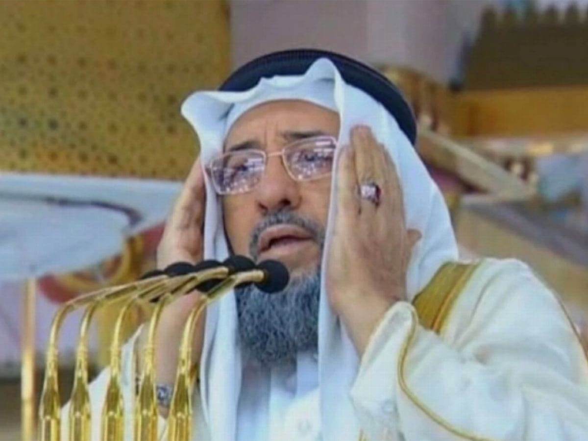 Known for his gentle voice and solemn presence, Sheikh Faisal was regarded as one of the mosque’s most recognisable muezzins. 