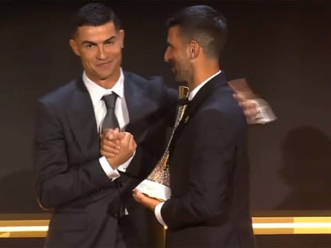 Cristiano Ronaldo presents Djokovic Globe Sports Award