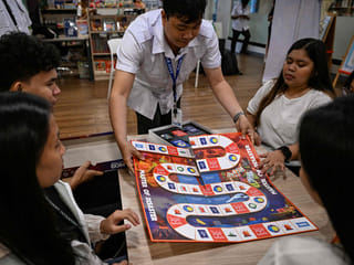 Master of Disaster: Filipinos learn typhoon and earthquake survival through board game