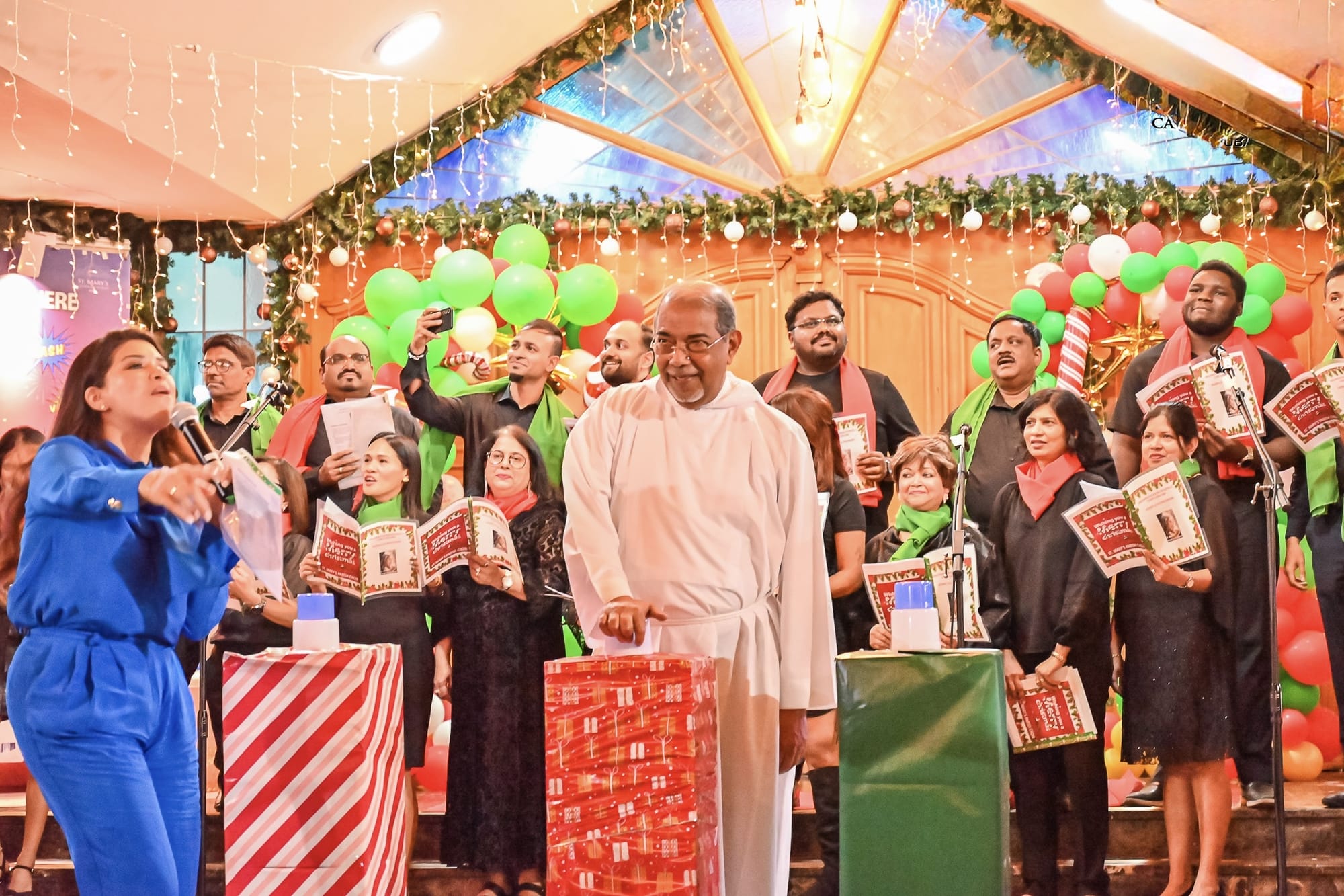 As Fr Lennie JA Connully (centre) prepares to bid farewell to Dubai and move on to the next chapter of his priestly journey, parishioners are extending a grateful adieu to him.