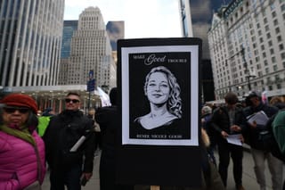 'Be Good': Anti-ICE protests sweep the US following fatal ICE shooting in Minneapolis, echoing at the Golden Globes