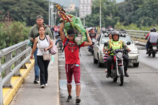 Colombian rebels call for a 'national accord' after the US intervention in Venezuela