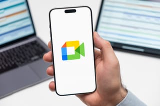 Google Meet on mobile now auto-checks you into meeting rooms