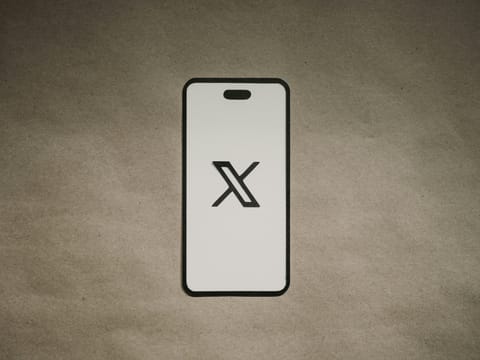 X is facing some issues