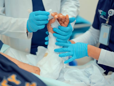 Crush or amputation injury in UAE: 6 critical first-aid steps to take immediately