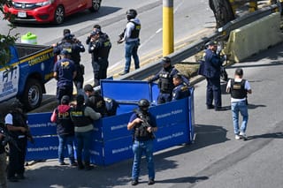 Gang members in Guatemala 7 seven police after prison crackdown: minister