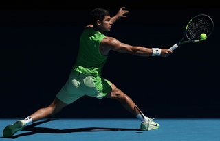Alcaraz spearheads big names into Australian Open third round