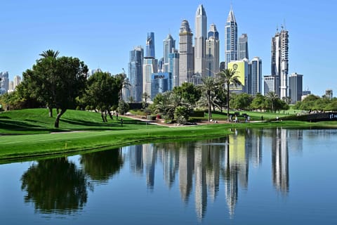 Emirates Golf Club occupies a unique place in Dubai’s sporting history, having played a defining role in shaping the emirate’s rise as a global golf destination. Opened in 1988, it became the first grass golf course in the Middle East, a landmark achievement that reflected Dubai’s early ambition to develop world-class sports infrastructure on what was once desert land.