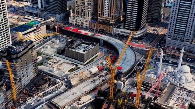 The Dubai Harbour bridge spans 1,500 metres and comprises two lanes in each direction, with a total capacity of approximately 6,000 vehicles per hour.