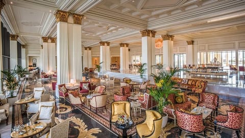 Palazzo Versace is located in Jaddaf, Dubai, a 20-minute drive from Dubai Airport. 