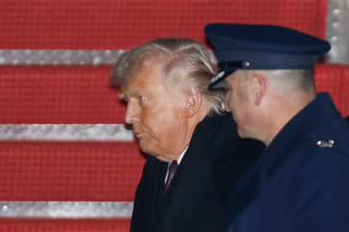 Trump, unbowed by backlash to Minneapolis shooting, blames Democrats for 'chaos'