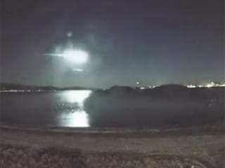 Bright green fireball illuminates Wellington night sky