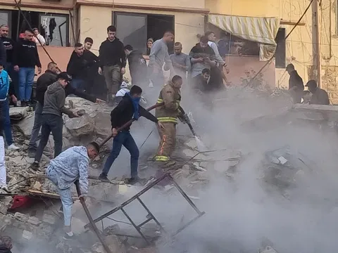 The toll in a building collapse in the northern Lebanese city of Tripoli on Sunday rose to five dead, state media reported, as rescuers searched for survivors in the second such incident in weeks.