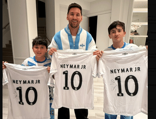 Neymar sends special gift to Messi and his sons as their friendship shows what makes football special