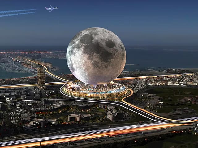 Moon hotel