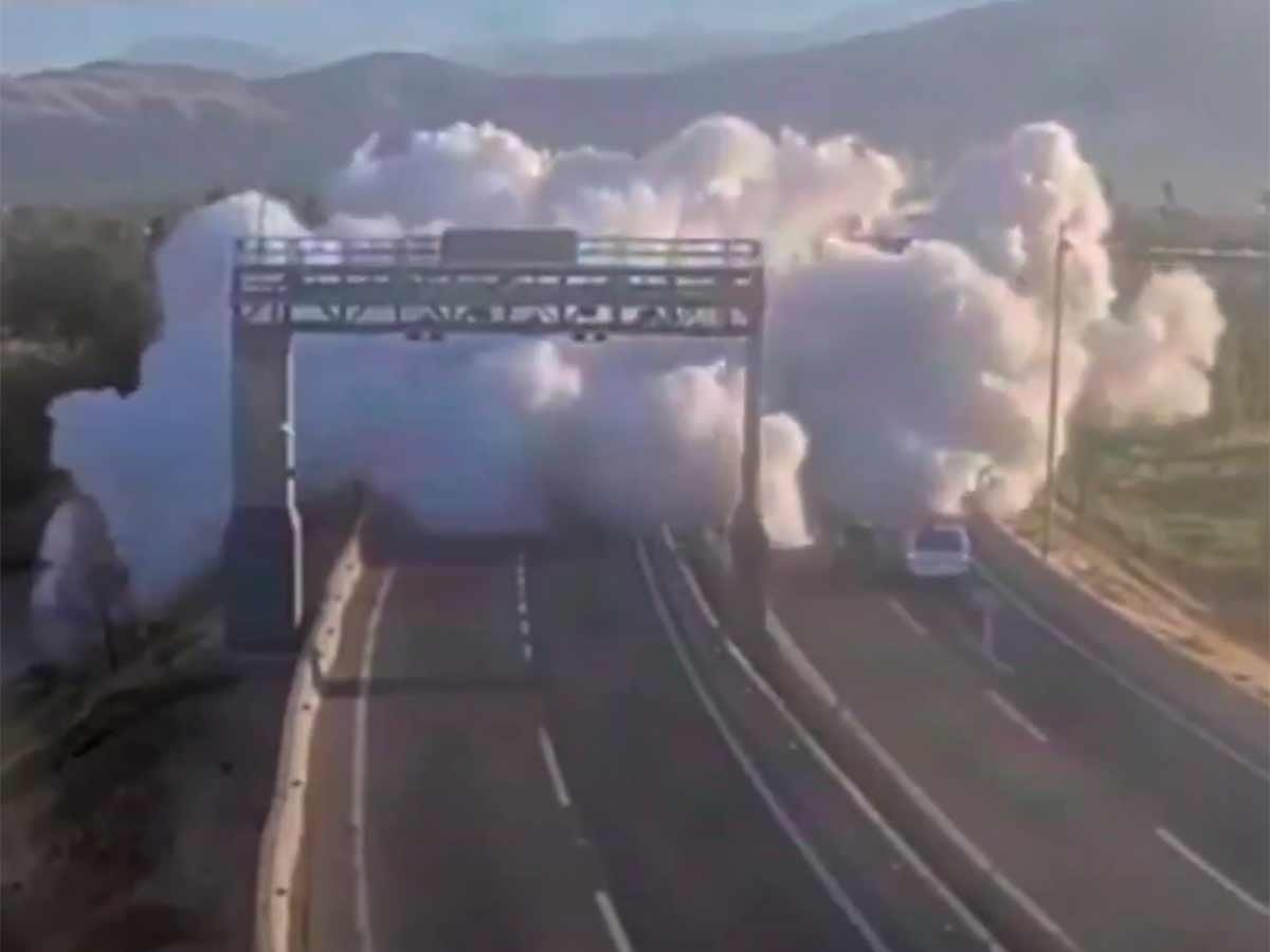 4 killed, 17 injured as gas truck overturns and explodes in Santiago