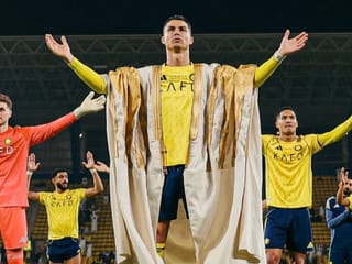 How much is the Saudi bisht worn by Ronaldo worth?