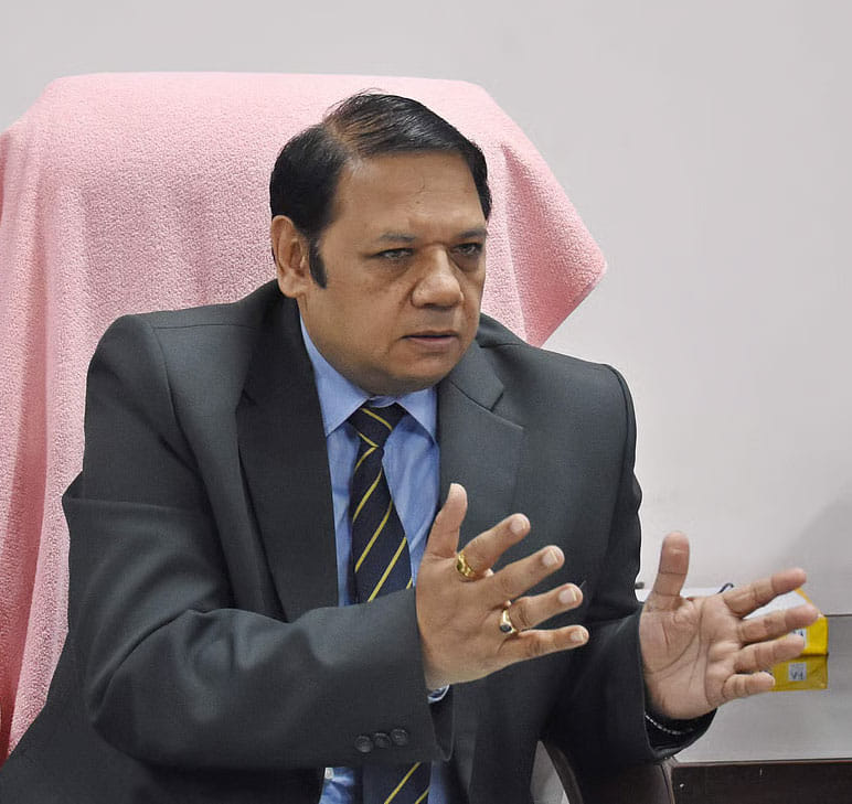 According to officials, a show-cause notice has been issued to Vivek Banzal, Director (Consumer Fixed Access) on the BSNL Board, seeking an explanation within seven days.