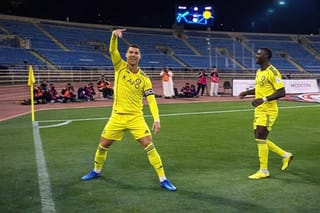 Ronaldo’s new slam dunk celebration steals show as Al Nassr go top after scoring 5 against Al Najma