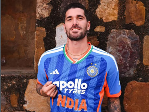 De Paul shows his love for India 