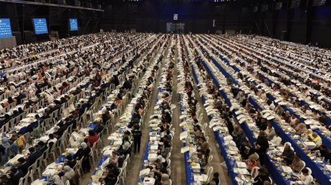 More than 5,700 people shared the meal at the Biel waterfront exhibition centre in Beirut.
