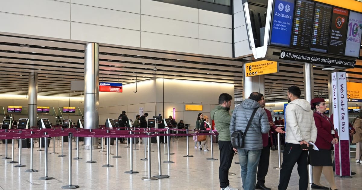 London Heathrow traffic drops 5% as Middle East war hits travel demand