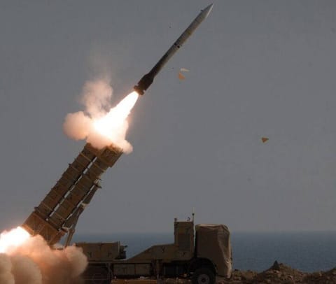 An Iranian missile being launched. Citing the main theme of IRGC's 'decentralised mosaic defence' doctrine, Iranian Foreign Minister Abbas Araghchi suggested that Iran’s capacity to fight does not hinge on a single command centre, city, or leader. 

