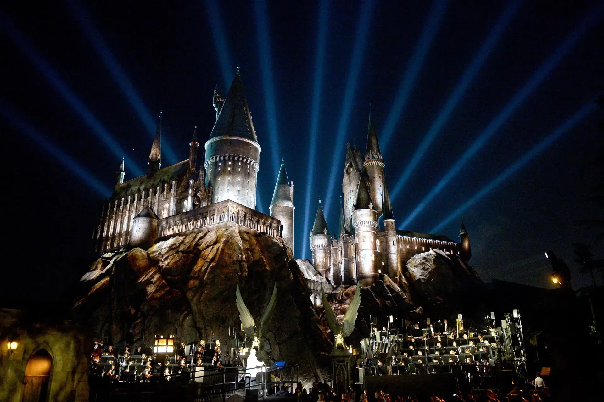 Warner Bros. World Abu Dhabi will be getting not only a Hogwarts Castle, but also a reconstruction of Diagon Alley 
