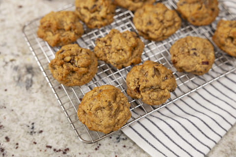 Ramadan Bites & Delights: Whip up soft and comforting date and oatmeal cookies