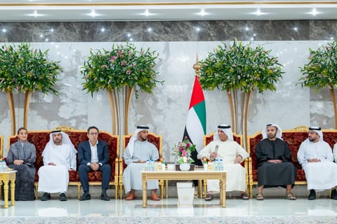 His Highness Sheikh Saud bin Saqr Al Qasimi, Supreme Council Member and Ruler of Ras Al Khaimah, speaking to senior media professionals at the Iftar he hosted on March 11. 