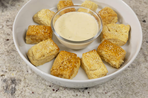 Ramadan Bites & Delights: Honey biscuits with homemade gravy to delight your guests