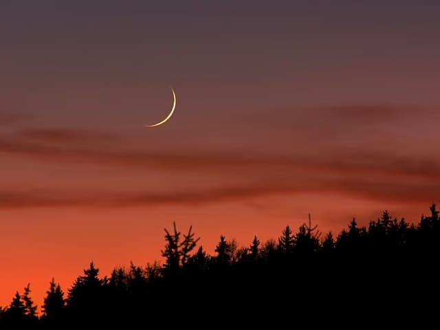 Oman calls for Shawwal crescent sighting
